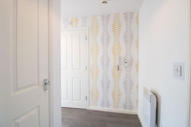 Flat D, 17 Hall Street, Blackwood photo 2