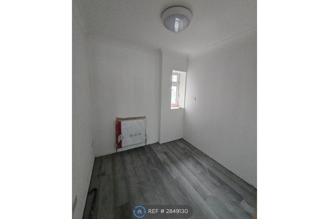 Mawney Road, Romford photo 4