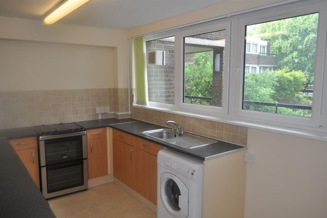 Flat for sale in Augustus Close, Brentford