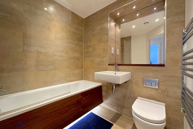 7 Observatory Court, Friern Barnet Road, London photo 4