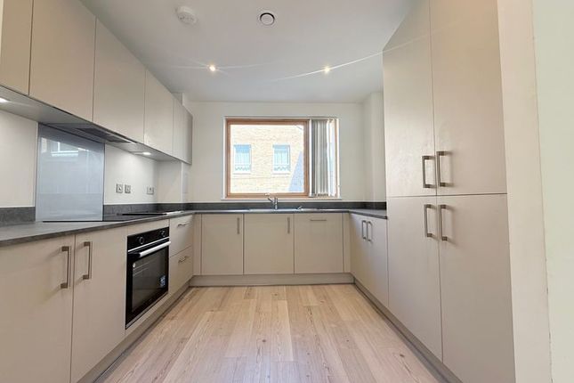 16E Mansfield Apartments, Barking photo 2