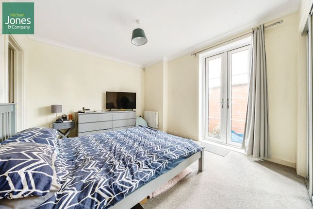 Flat to rent in Crescent Road, Worthing