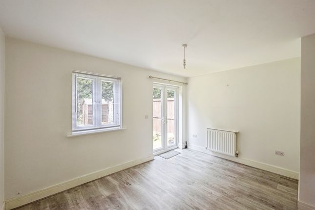25, Whitworth Lane, Rotherham photo 2