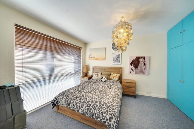 End terrace house for sale in Uplands Park Road, Enfield
