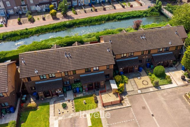 23 Waterside Drive, Grimsby photo 2