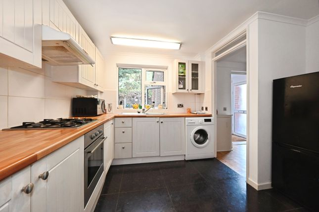 10, Barker Court, Reading photo 4