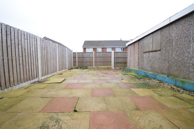 Semi-detached bungalow to rent in Clayton Rise, Wakefield