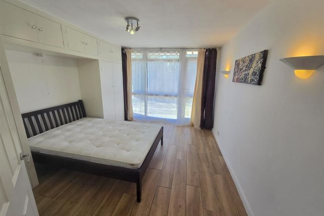 Flat 3, 290 The Gables, Heston Road, Hounslow photo 5