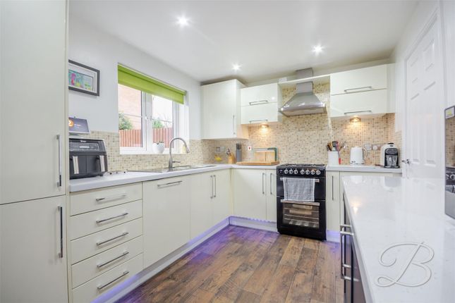 36, Portland Way, Mansfield photo 2