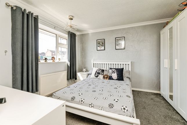 66, Lapwater Road, Rotherham photo 4