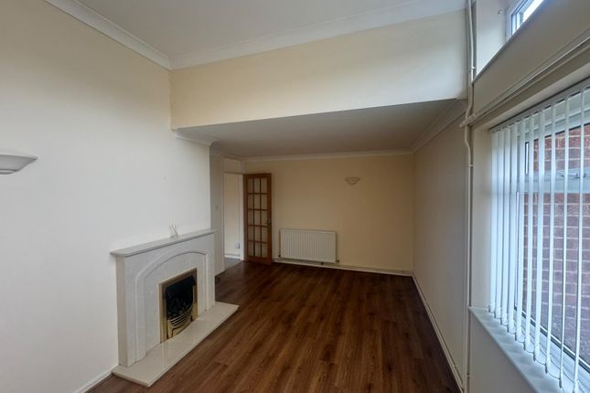 3, Kingfisher Court, Lowestoft photo 3