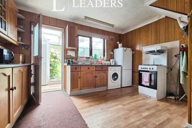 68, Turner Avenue, Hampshire photo 2