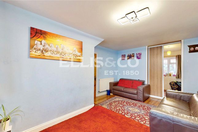 9, Bamford Avenue, Wembley photo 3
