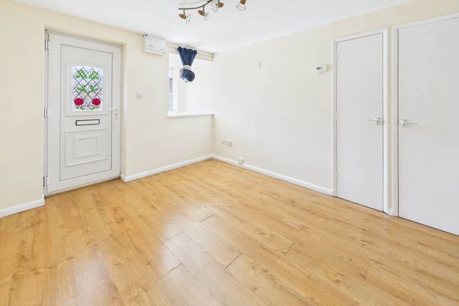 332, Oaktree Crescent, Bristol photo 2