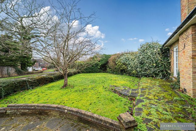 Spinney Nook, Burses Way, Brentwood photo 3