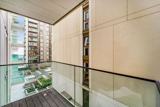 13 Belvedere Row Apartments, Fountain Park Way, London photo 3