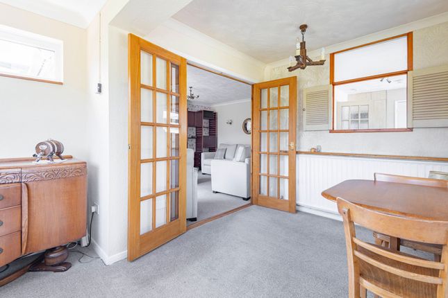 8 Burghwood Road, Great Yarmouth photo 5