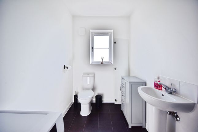 8, Bramling Cross Close, West Malling photo 4
