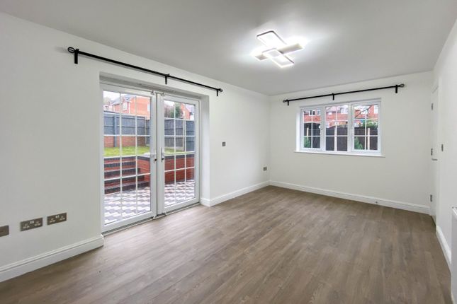 3, Edwinstowe Close, West Midlands photo 2