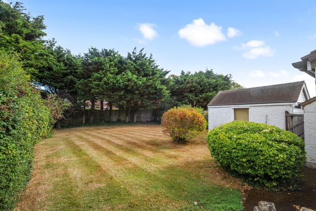 12 Cudlow Avenue, Littlehampton photo 2
