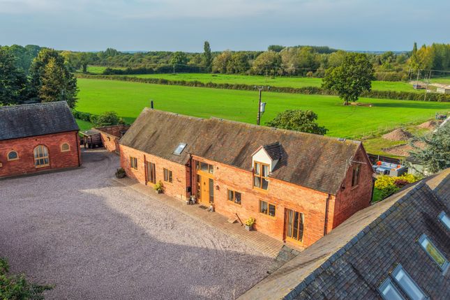 3-bed house on The Hayloft, Moreton Hall Court, Draycott-in-the-clay, £650,000