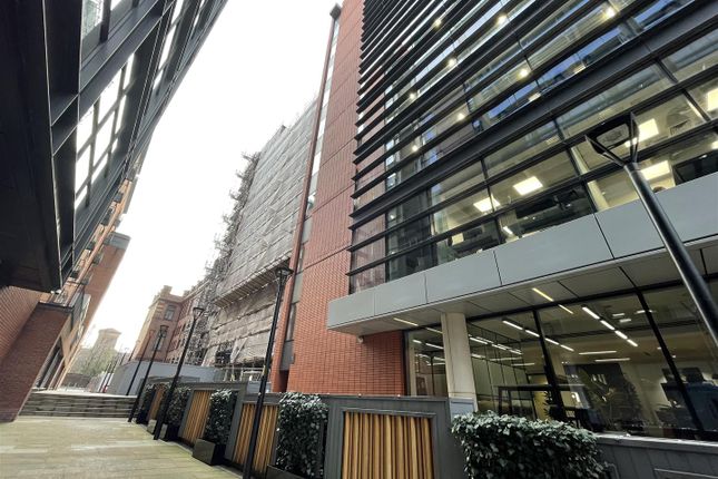 Apt 604, Bauhaus, Manchester photo 2