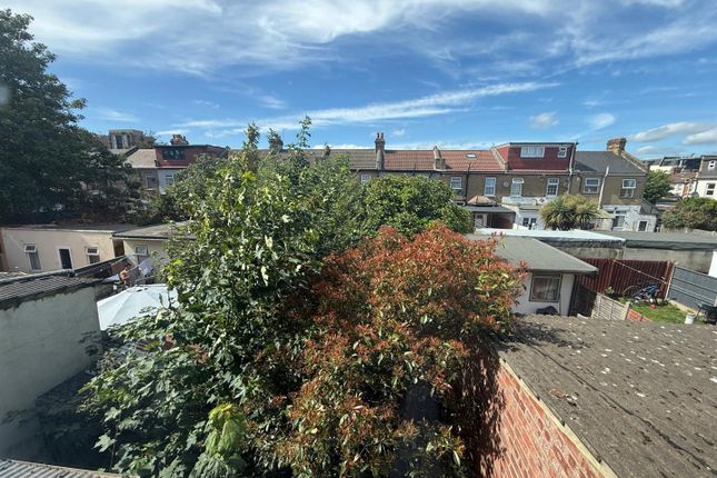 33, Clandon Road, Ilford photo 2