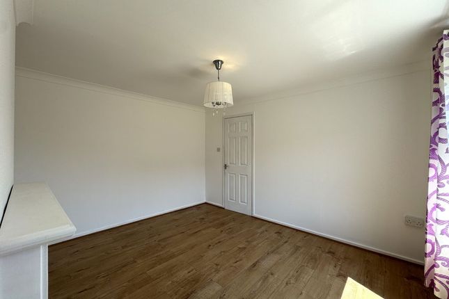 54, Gaer Vale, Newport photo 5