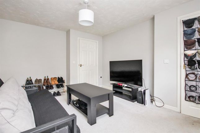 57, Sunningdale Drive, Rushden photo 2