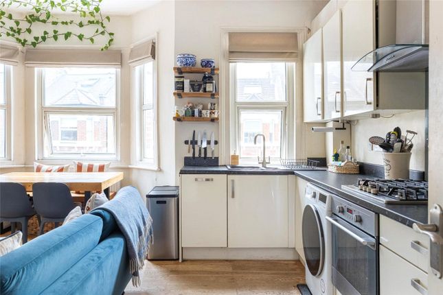 Second Floor Flat, 30, Handforth Road, London photo 4