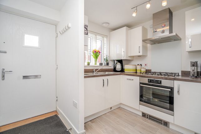 61, Bonaire Grange, Milton Keynes photo 3