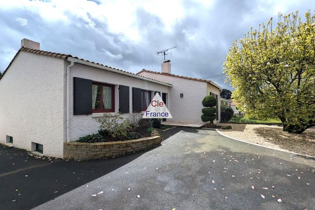 Thumbnail Detached house for sale in Boussay, Pays-De-La-Loire, 44190, France