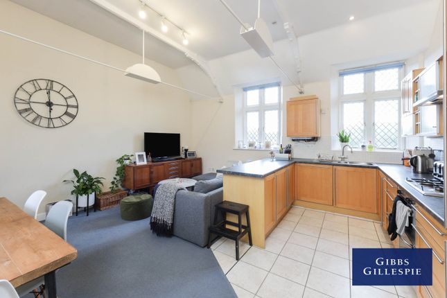 19 Gilbert Scott Court, Whielden Street, Buckinghamshire photo 4