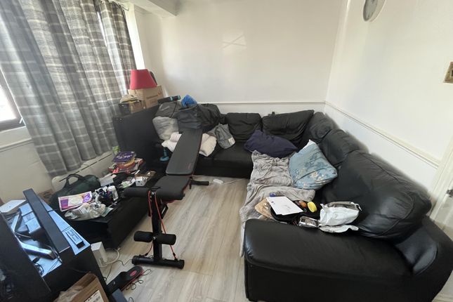 90c, Auriel Avenue, Dagenham photo 4