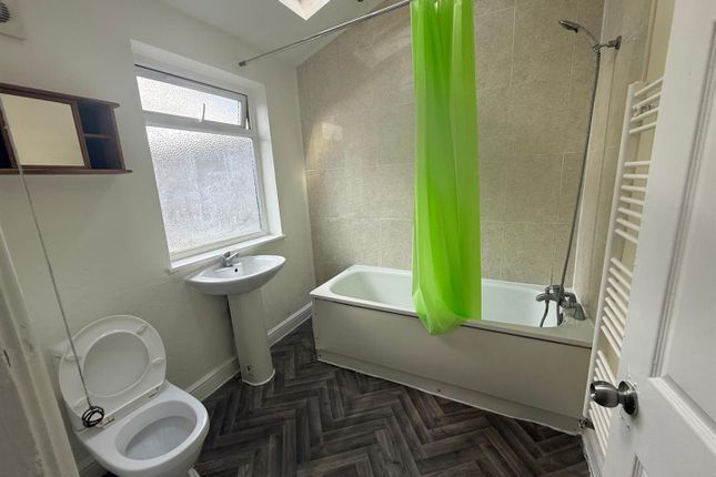 Bathroom.Jpg