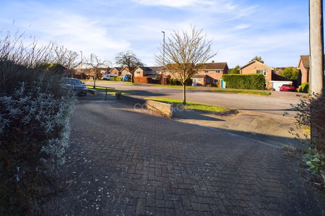 76, Birchover Way, Derby photo 4