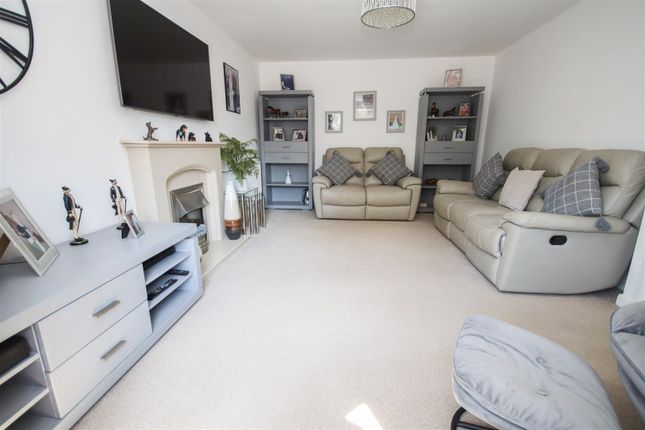 7, Heron Close, Higham Ferrers photo 4