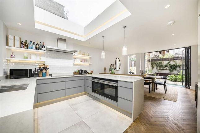 Property for sale in Cleaver Square, London
