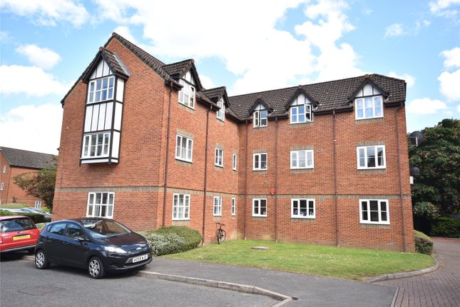 Thumbnail Flat to rent in Charnwood House, Rembrandt Way, Reading