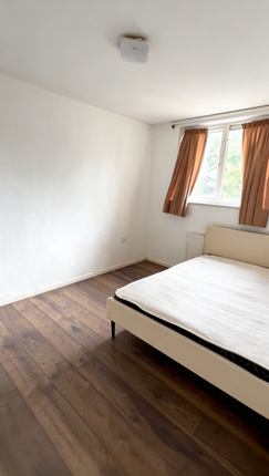133, Tiptree Crescent, Ilford photo 4