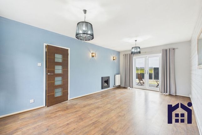 34 Pompian Brow, Leyland photo 2