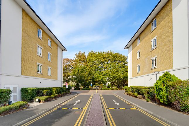 Park Lodge Avenue, West Drayton photo 2