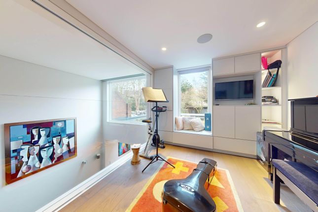 Town house for sale in Belsize Road, Swiss Cottage