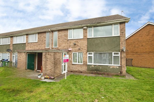 2-bed flat on 66, Tudor Court, Tipton, £60,000