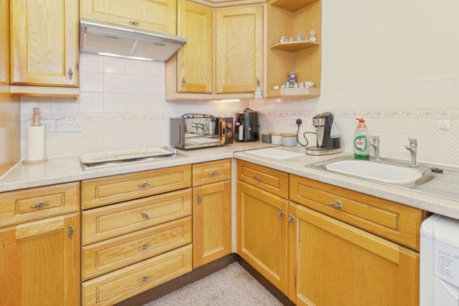 57, Hendon Grange, Leicester photo 2