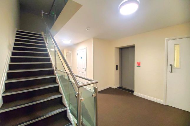 Apartment 11, 417, Bradford Road, Huddersfield photo 3