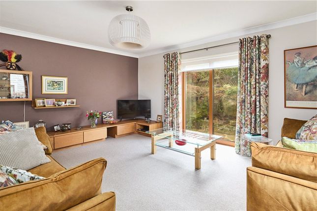 8, Moorlands, Ilkley photo 2