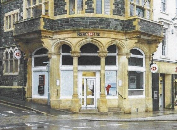 Retail premises to let in Duke Street, Tavistock