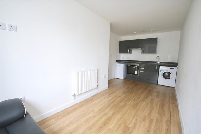 Thumbnail Flat to rent in Isambard Brunel Road, Portsmouth