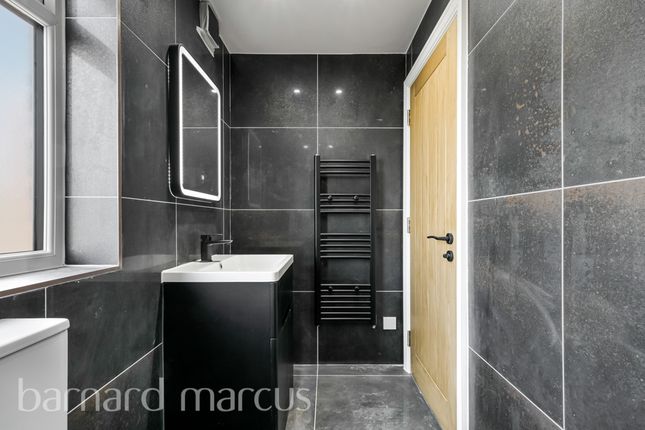 Studio 1, 434, Chiswick High Road, LONDON photo 3
